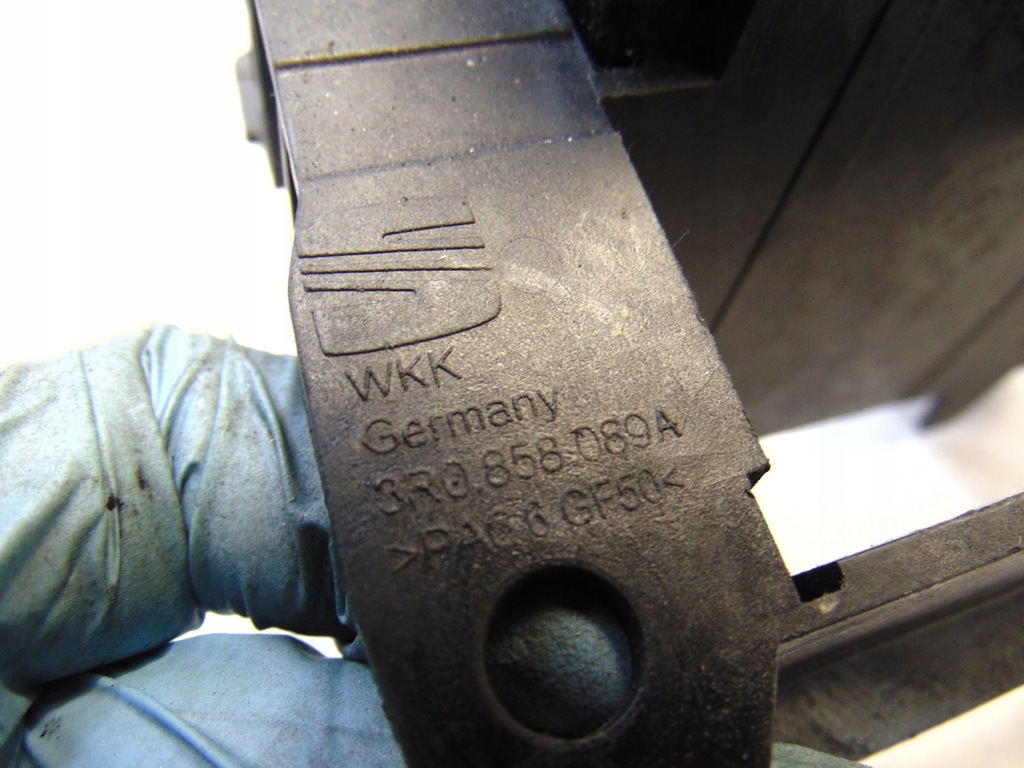 фото №6, Карман корзина рамка корпус seat exeo 3r0858089a