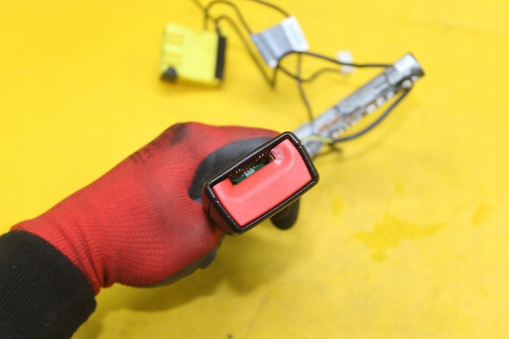 Натягувач кліпса поперечина ліве перед mini one r56 r55 275303102 610183700a Недорого