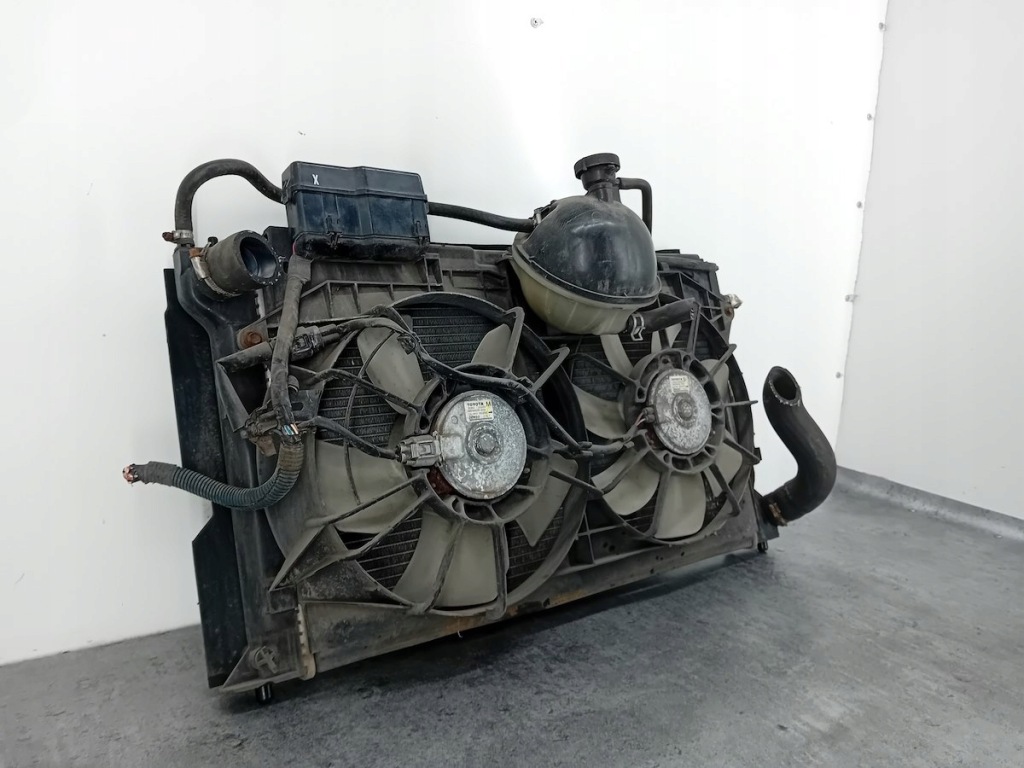 Радіатор води з вентилятор corolla verso 1 16363-0g060-a 16363-0g050 в Україні