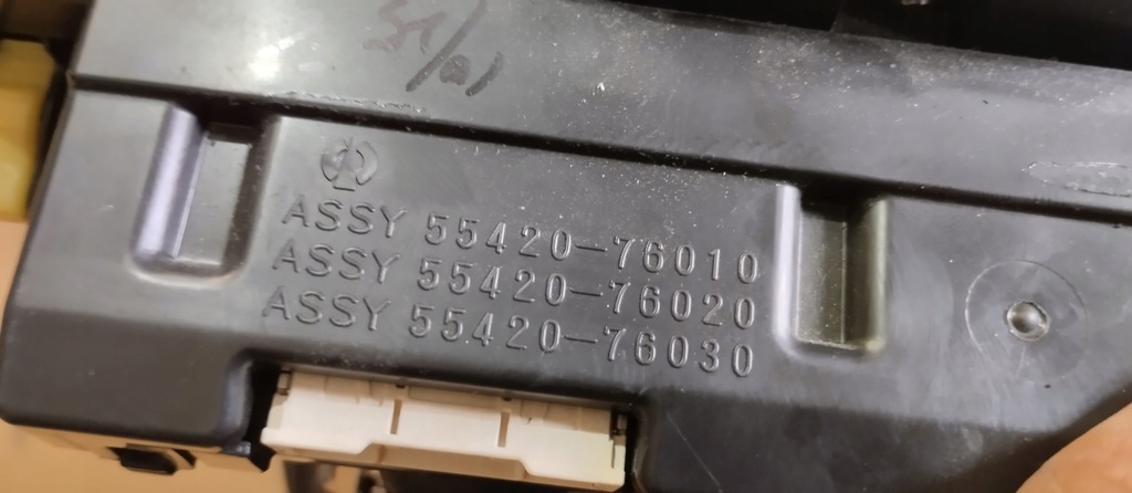 фото №10, Дисплей екран поворотний навігація lexus ct200h ct 200h 55420-76010