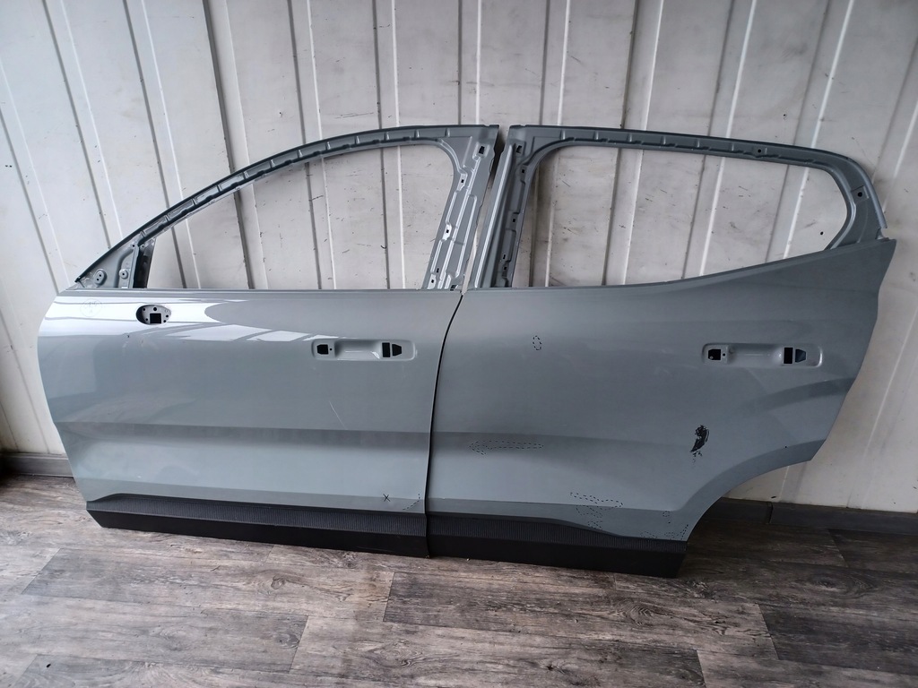 фото №1, Двері ---- volvo ex30 ex-30 ------ задні ліва -------