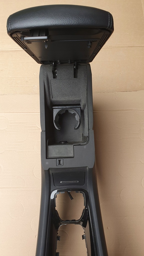 фото №5, Citroen c5 iii x7- подлокотник туннель кожа