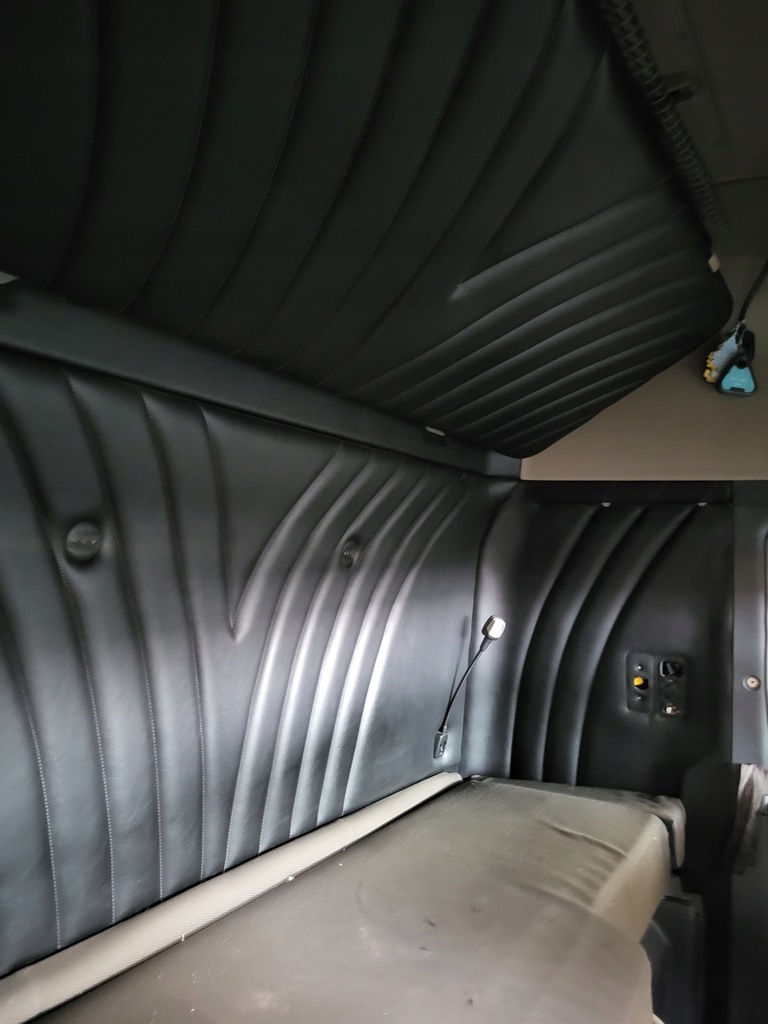 фото №6, Обивка кабины кровать scania r