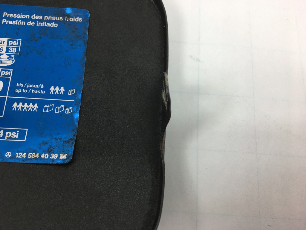 фото №12, Кришка заливної пального mercedes w124 sedan czarna