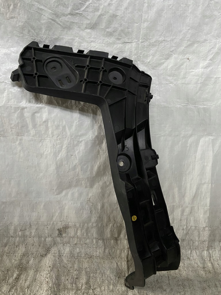 фото №1, Audi q2 напрямна бампера правий задня 81a807254