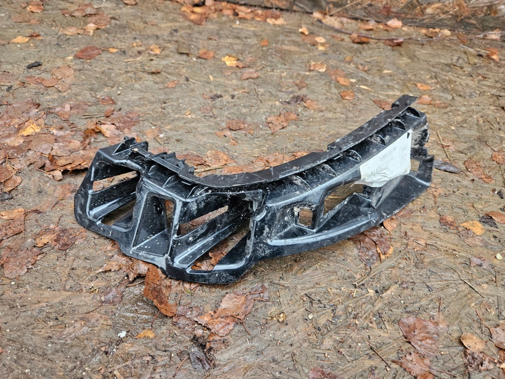 фото №1, Mercedes w223 напрямна правий задня бампера