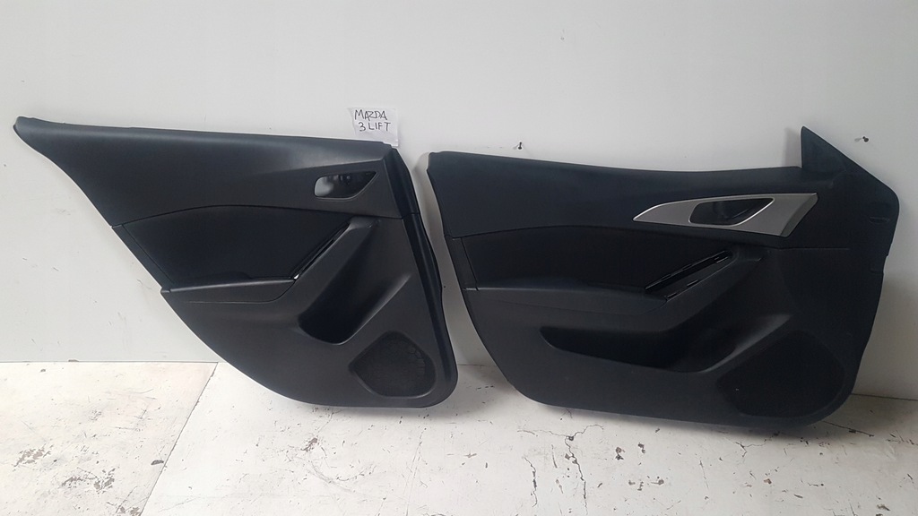 фото №1, Обивка дверь правая левая перед задняя mazda 3 bm