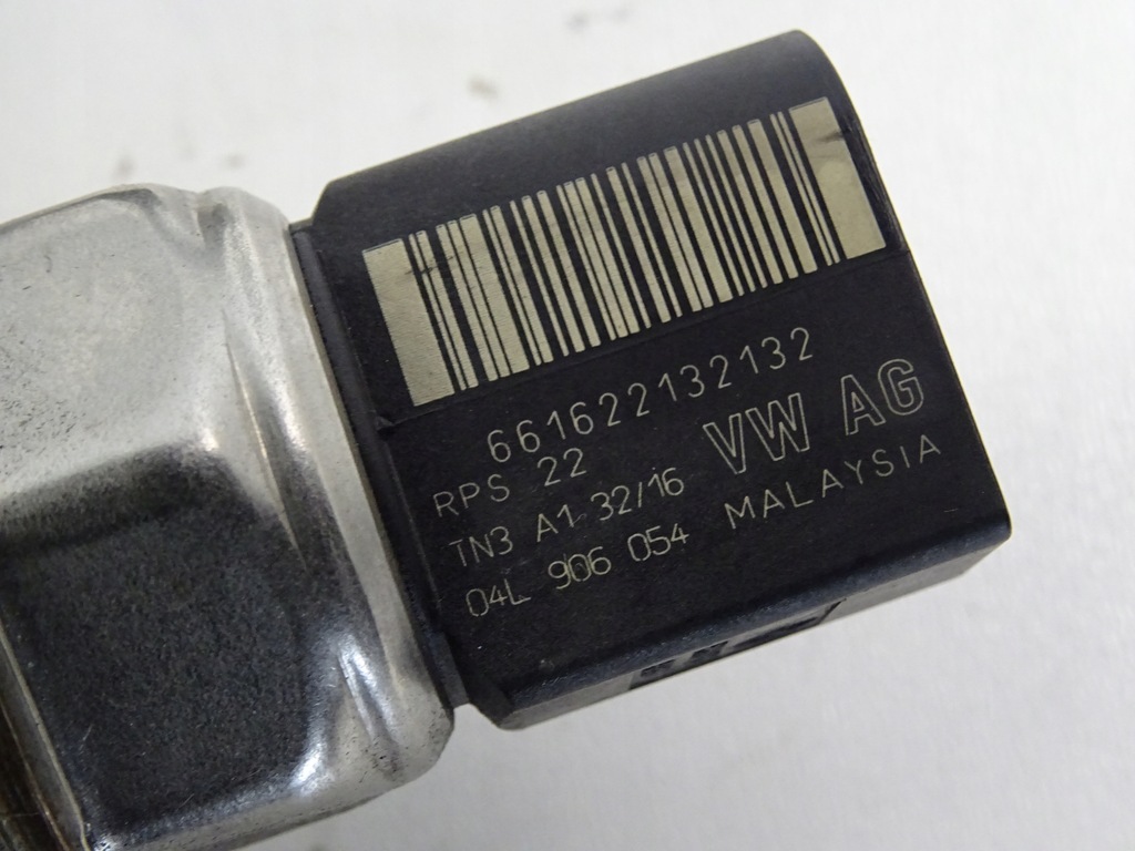 фото №7, Audi a1 8x lift 1.6 d молдинг упорскування датчик клапан 04l089g 04l130764c