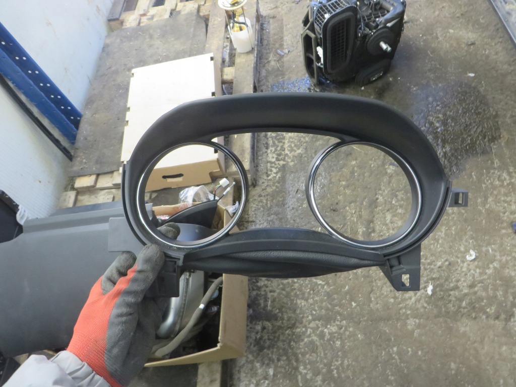 фото №1, Козирок консолі рамка nissan qashqai 682404eh0a x