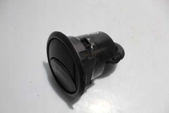 фото №4, Решітка обдув права mazda 2 ii