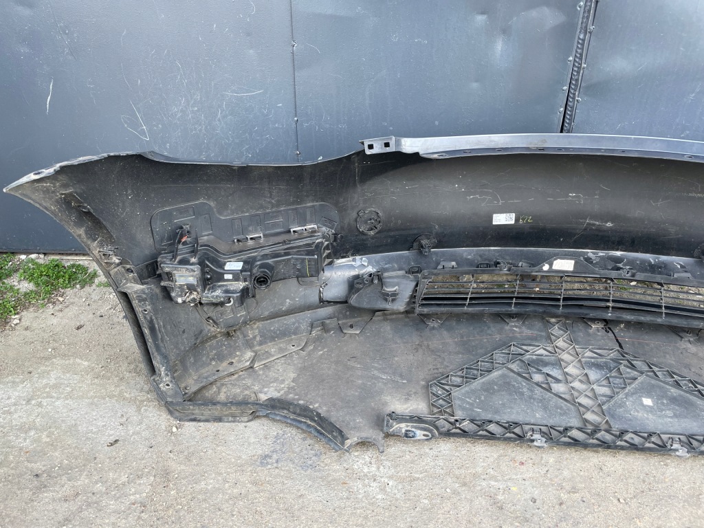 Tesla model 3 бампер перед передній в Україні