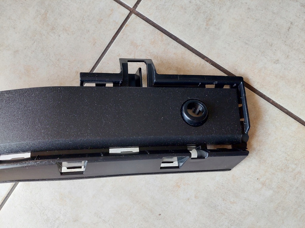 фото №12, Решётка бампера - правая - vw transporter t6