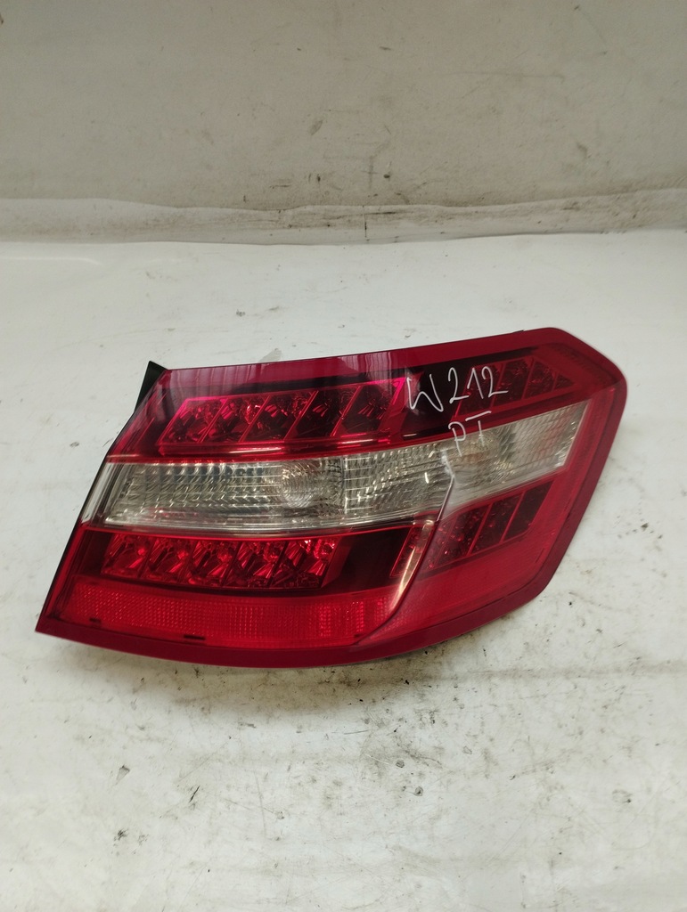 фото №1, Mercedes w212 лампа правий задня a2129066701