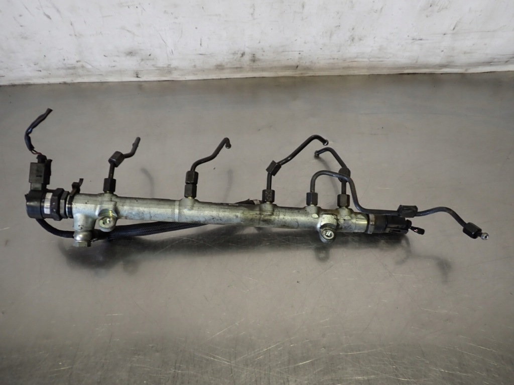 фото №1, Молдинг упорскування mercedes - benz a 170 1.7