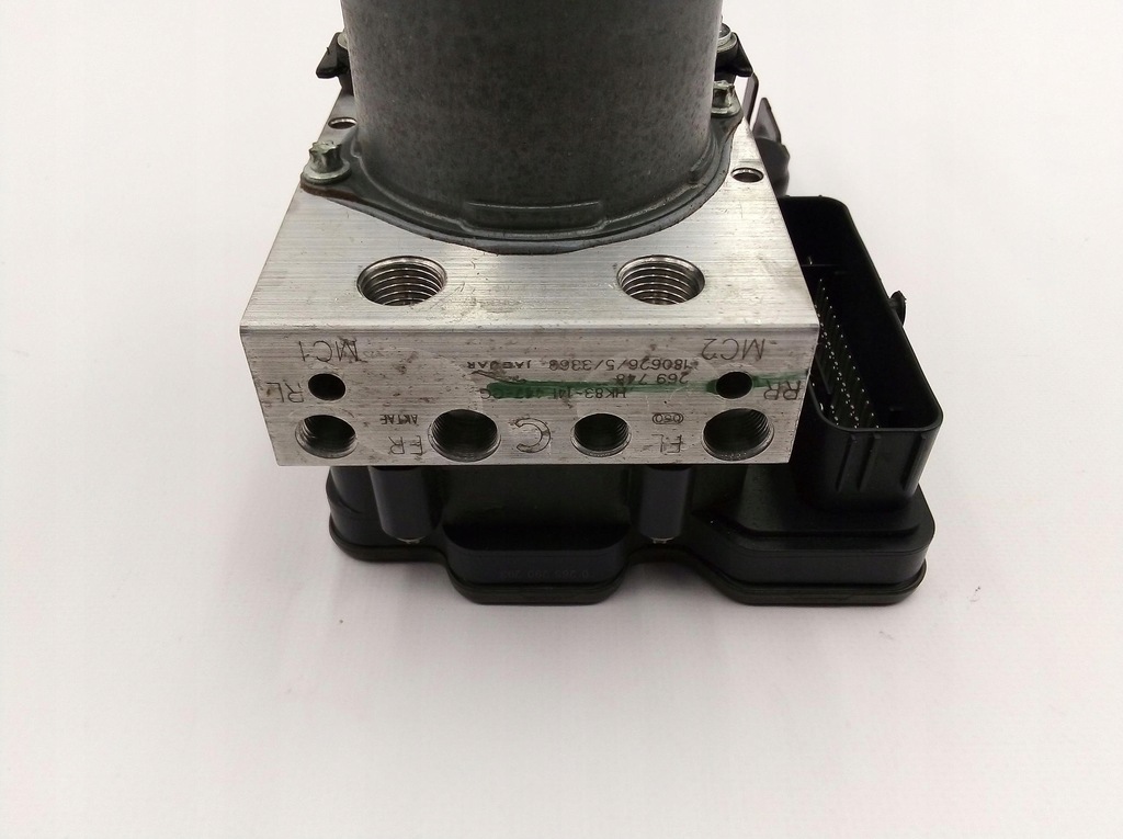 фото №8, Jaguar f-pace 2015 2993cm3 hk8314f447cg насос abs