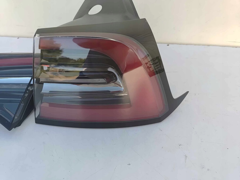 Tesla model 3 рестайлинг  19- model y фара правый  задний  задняя led 3500 Недорого