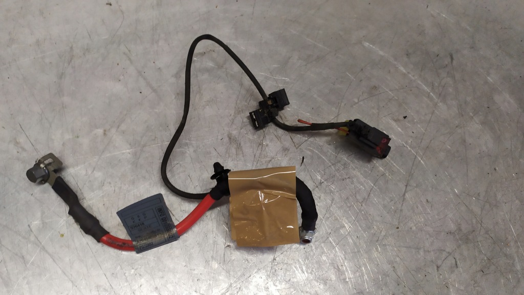 Mercedes c klasa w204 кабель plus акумулятор a2045409813 в Україні