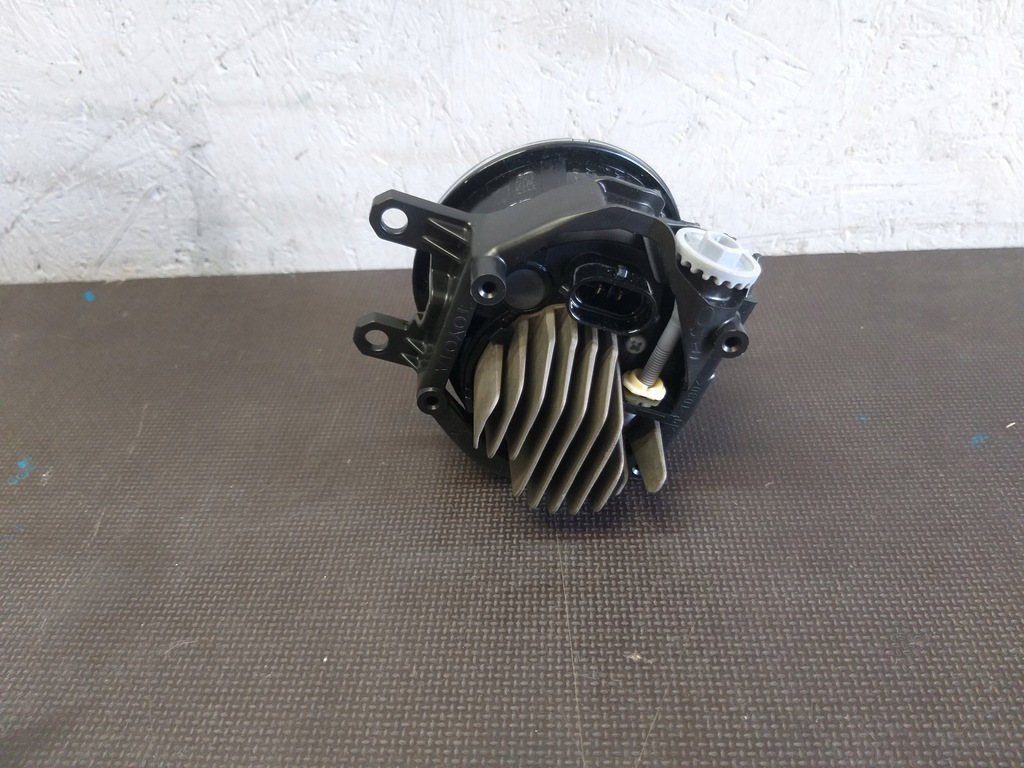 фото №2, Противотуманная фара правый toyota chr