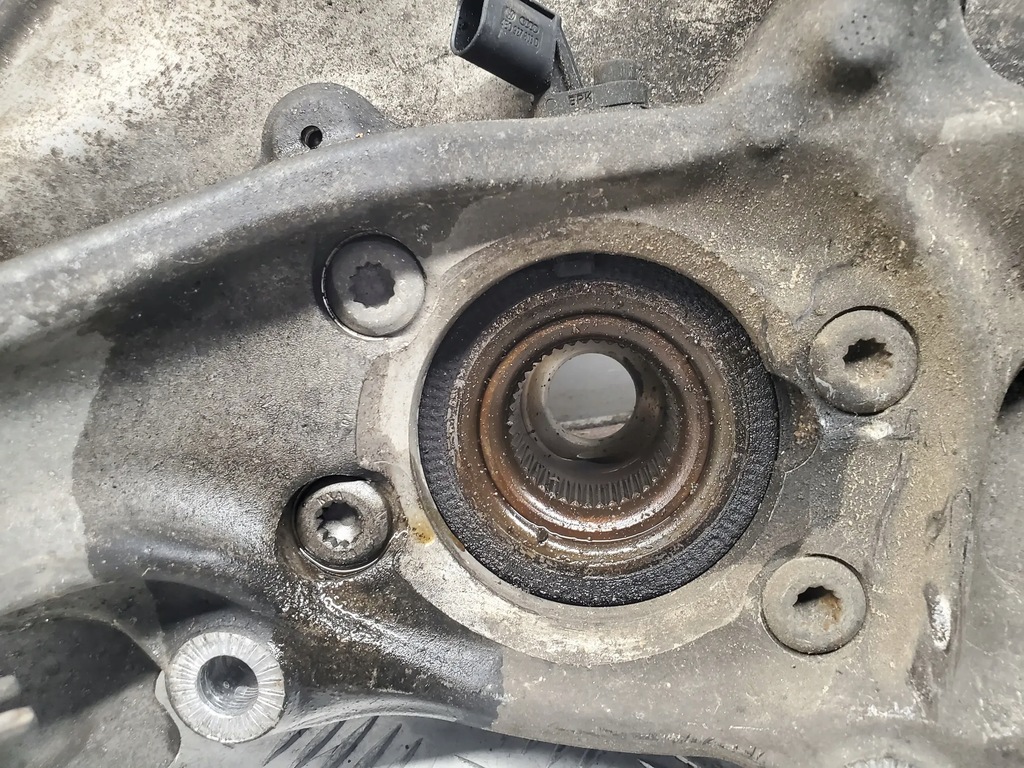 фото №8, Audi a4 s4 b8 8k 4g0407241d перед сторона левая подшипник i ступица kół