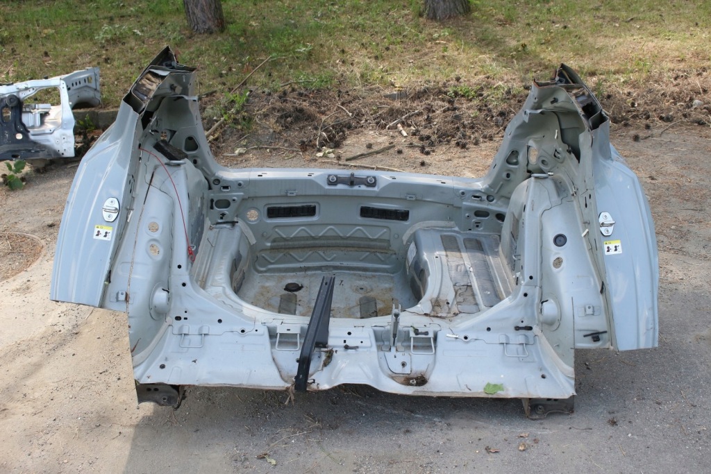 Крыло  правый  задняя поддон стенка ремень audi a1 2 82a с Разборки