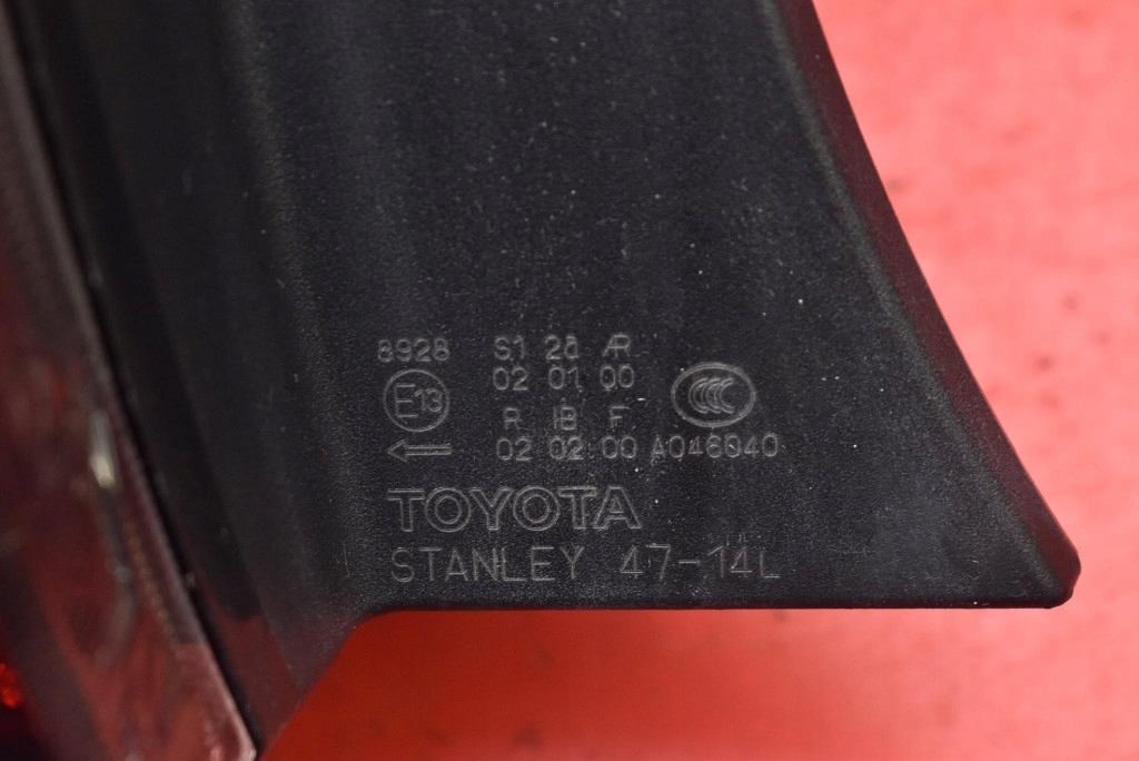 фото №7, Лампа левая задняя задняя 47-14l toyota prius 2 ii xw20 03-11