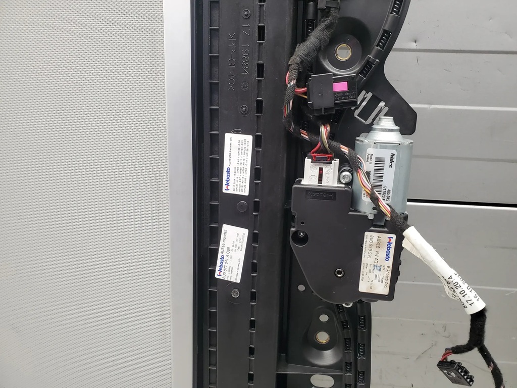 фото №8, Audi q3 8u 8u0959591 люк