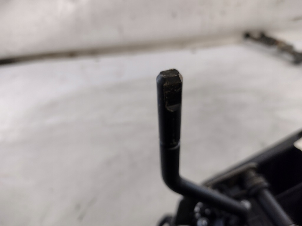 фото №13, Домкрат вибірник перемикання передач троси dodge caliber 2,0b 05062135ac