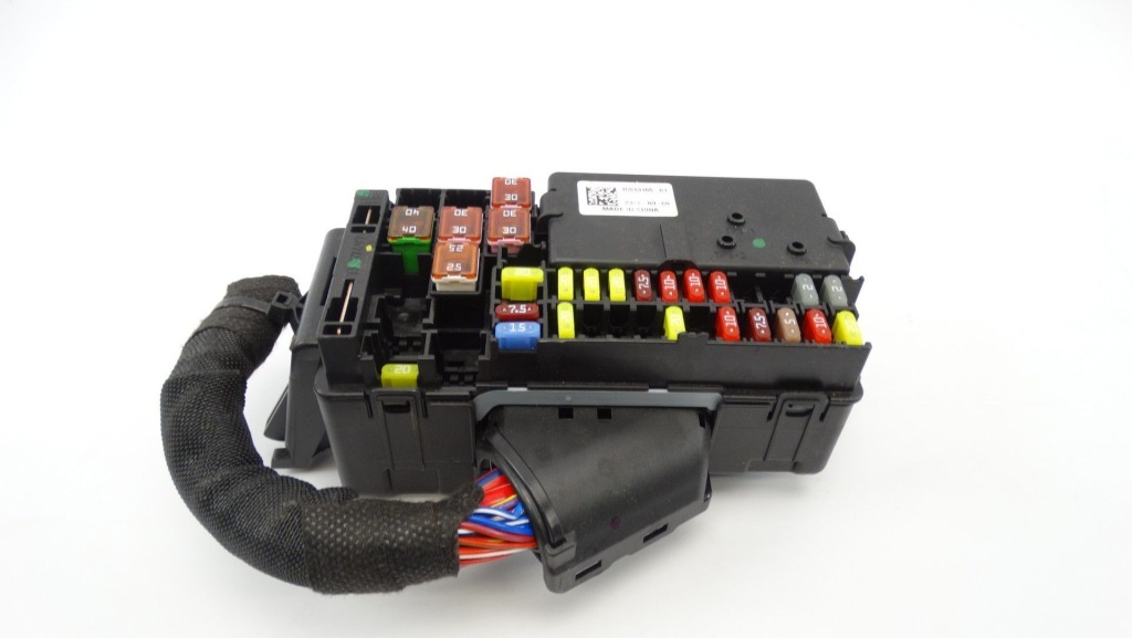 фото №1, Коробка предохранителей opel оригинальный номер 15513165