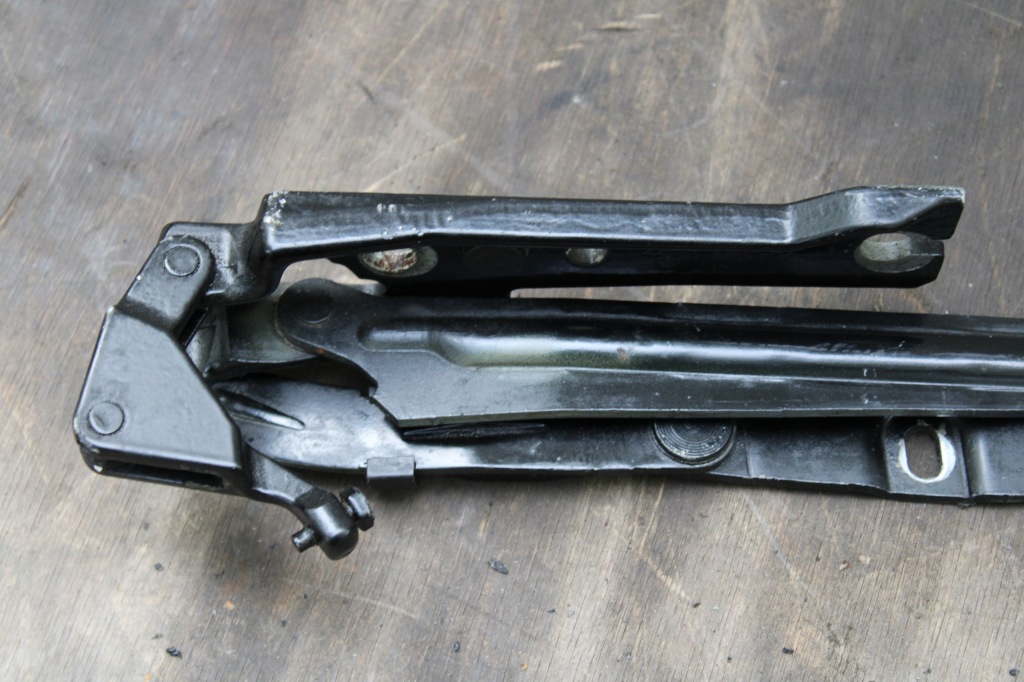 фото №8, Mercedes w220 петля кришки багажника правий