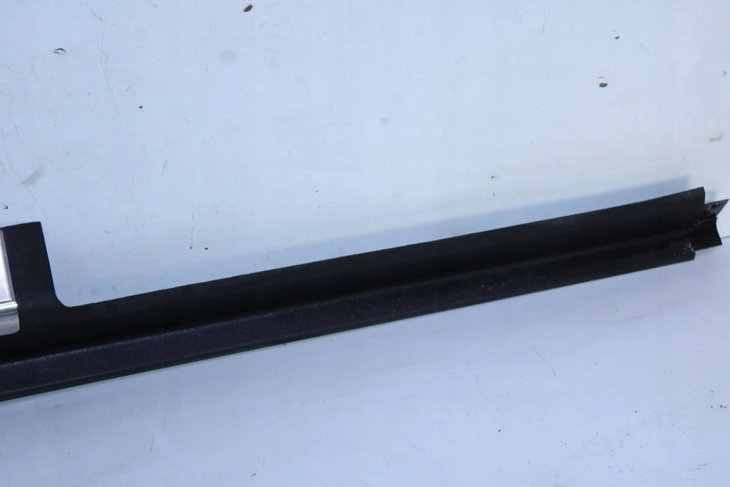 фото №7, Молдинг порог накладка порог перед передняя левая mercedes w251