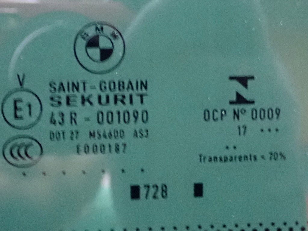 Люк панорама жалюзі комплектна оригінал  bmw x1 f48 7391928 Зі Шроту