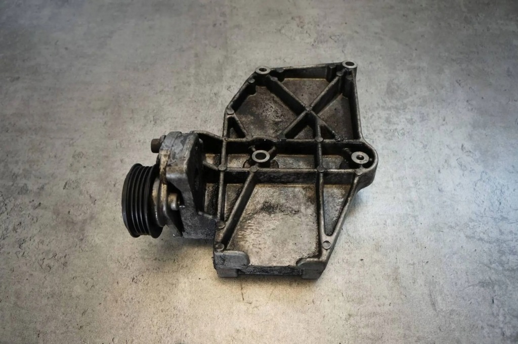 Купить Кронштейн кронштейн генератора audi a4 b5 1.9 tdi afn - 028260885a