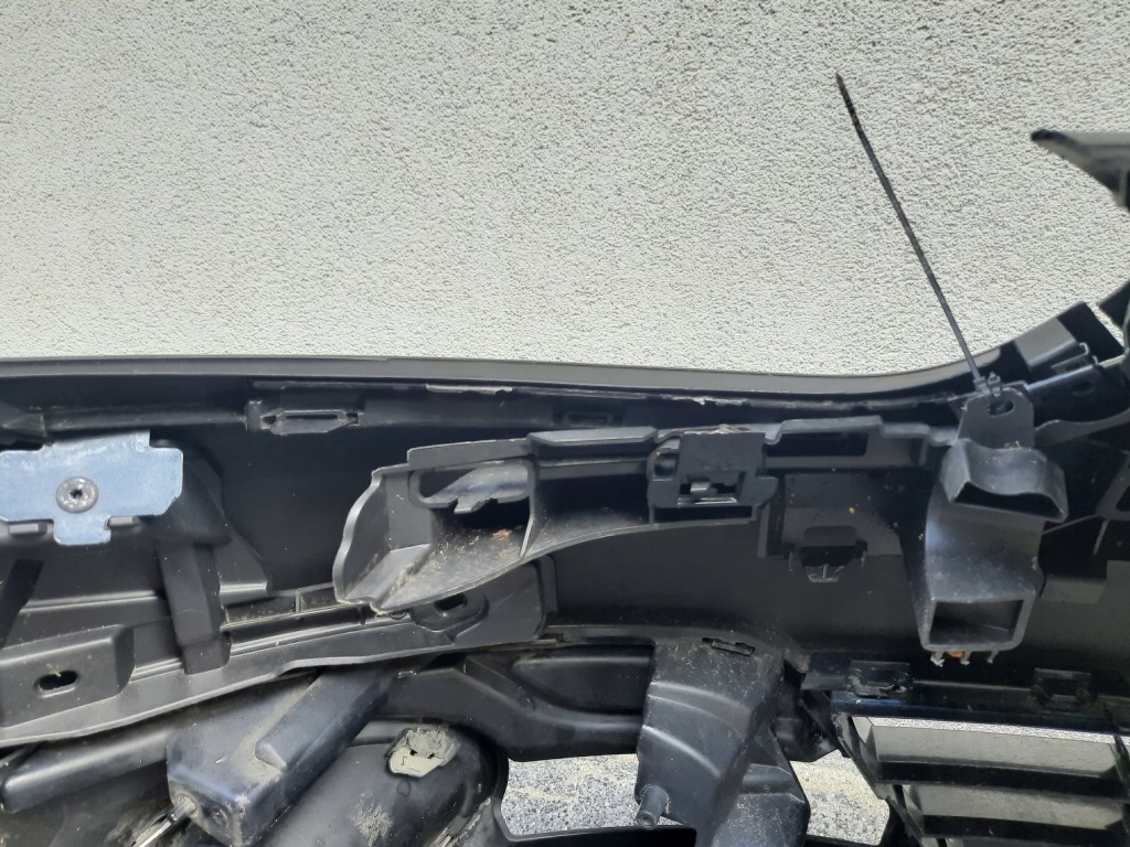 Бампер renault megane 3 3 2008 - teiant - 025 - Цена