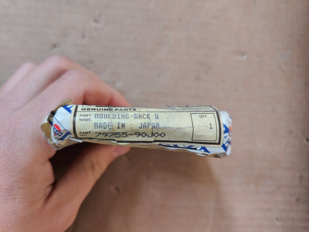 фото №9, Оригінальна молдинг декоративна задній скло nissan primera p10 7975590j00