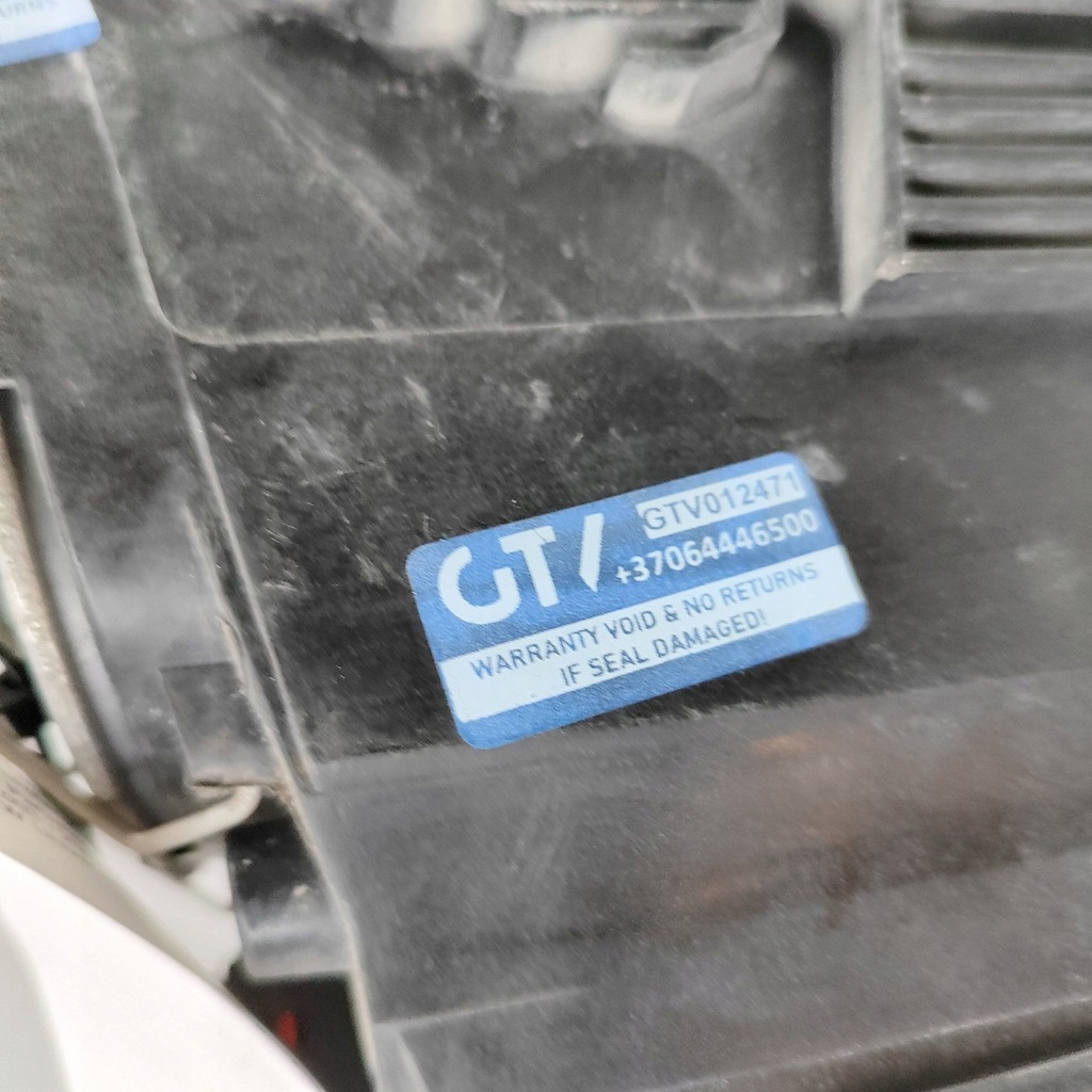 фото №9, Volvo v50 2009 права сторона лампа передня