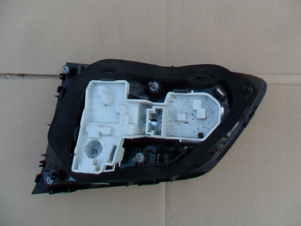 фото №14, Vw golf sportsvan лампа левый задняя 510.945.093.k