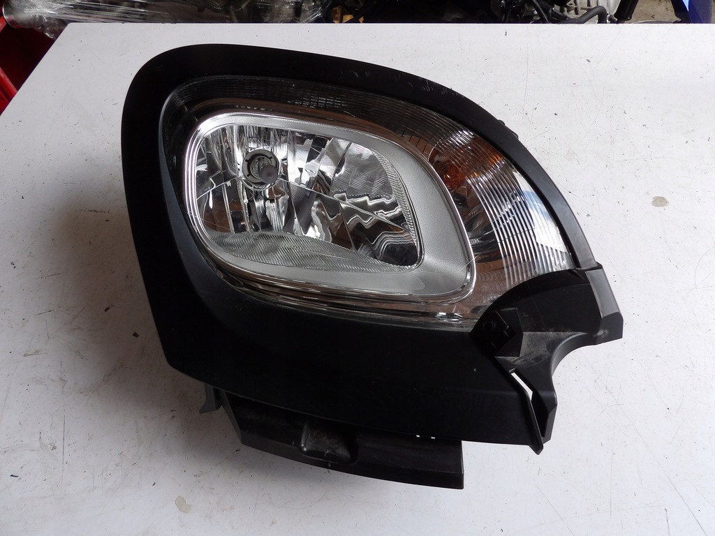 фото №1, Права передня лампа panda 3 cross