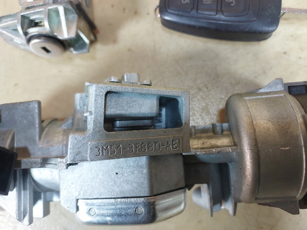 фото №7, Grand c-max mk2 замок запалювання ключ вкладка 3m513f880ae