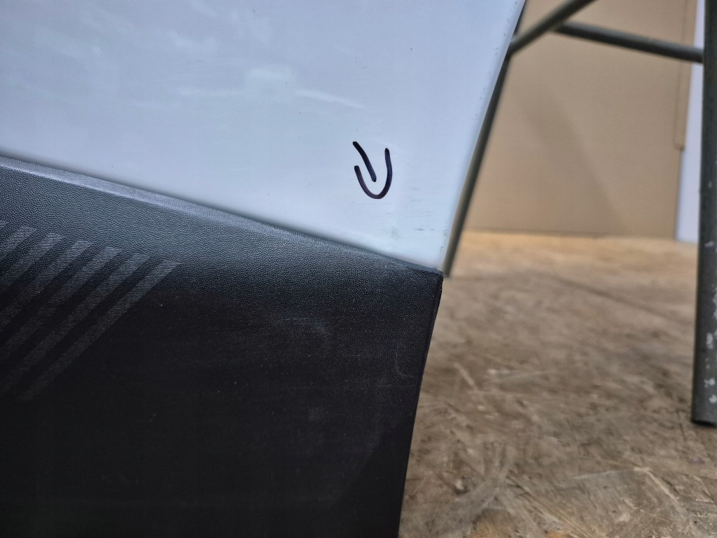 Renault megane v 5 e-tech дверь задние задний  левая с Разборки