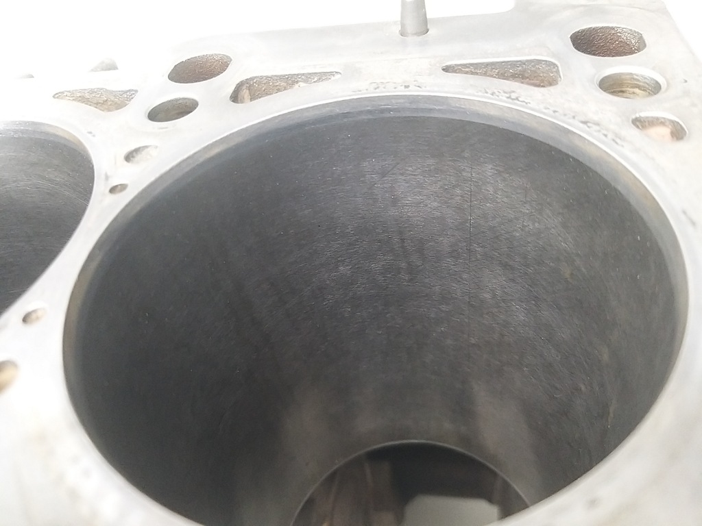 фото №12, Блок двигуна 2.0 b alt 20v passat b5 lift a4 b6 b7 130km 06d023a