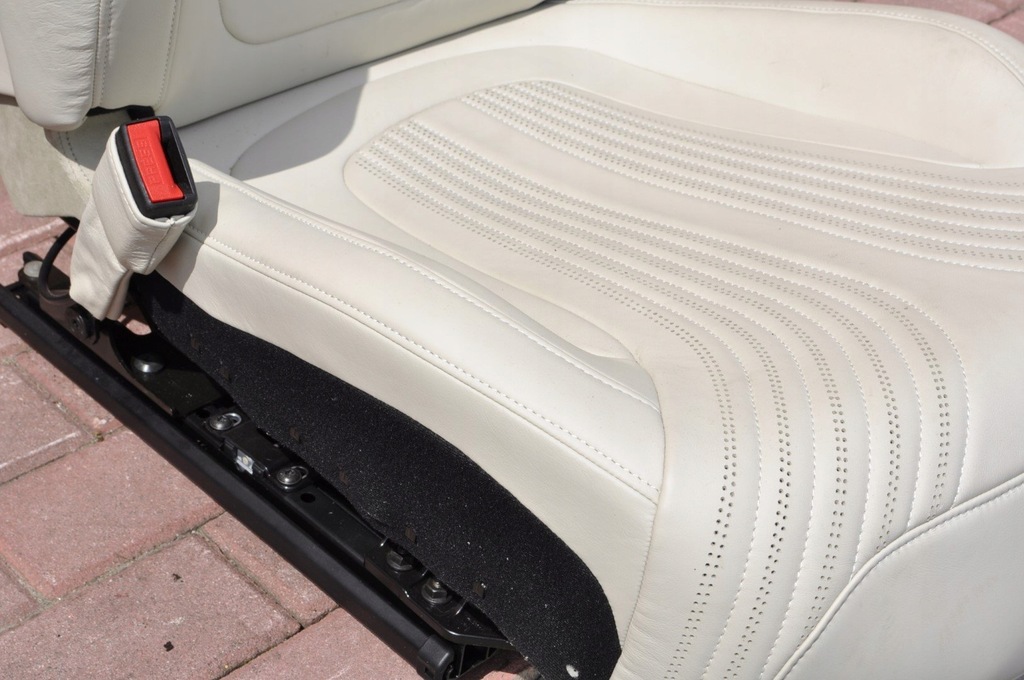 фото №3, Aston martin db11 сидіння заднє сидіння повний салон