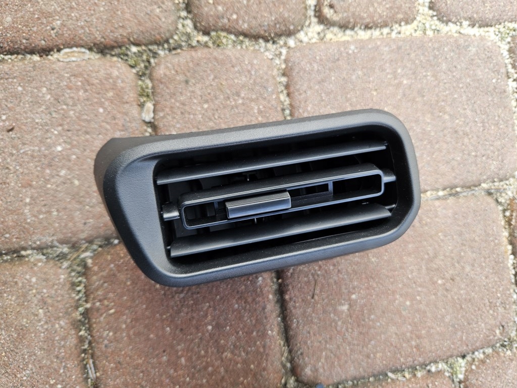 фото №1, Решітка панелі обдув proace city berlingo rifter combo e mou023003