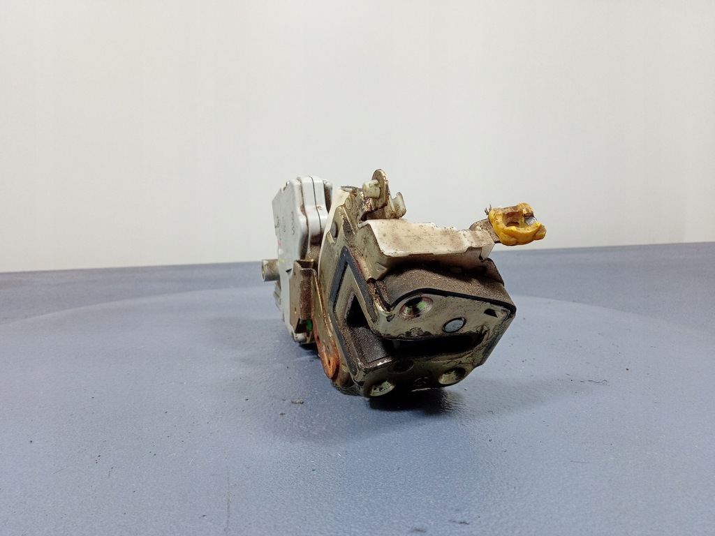 фото №1, Terrano ii maverick замок дверь перед правый 6 pin