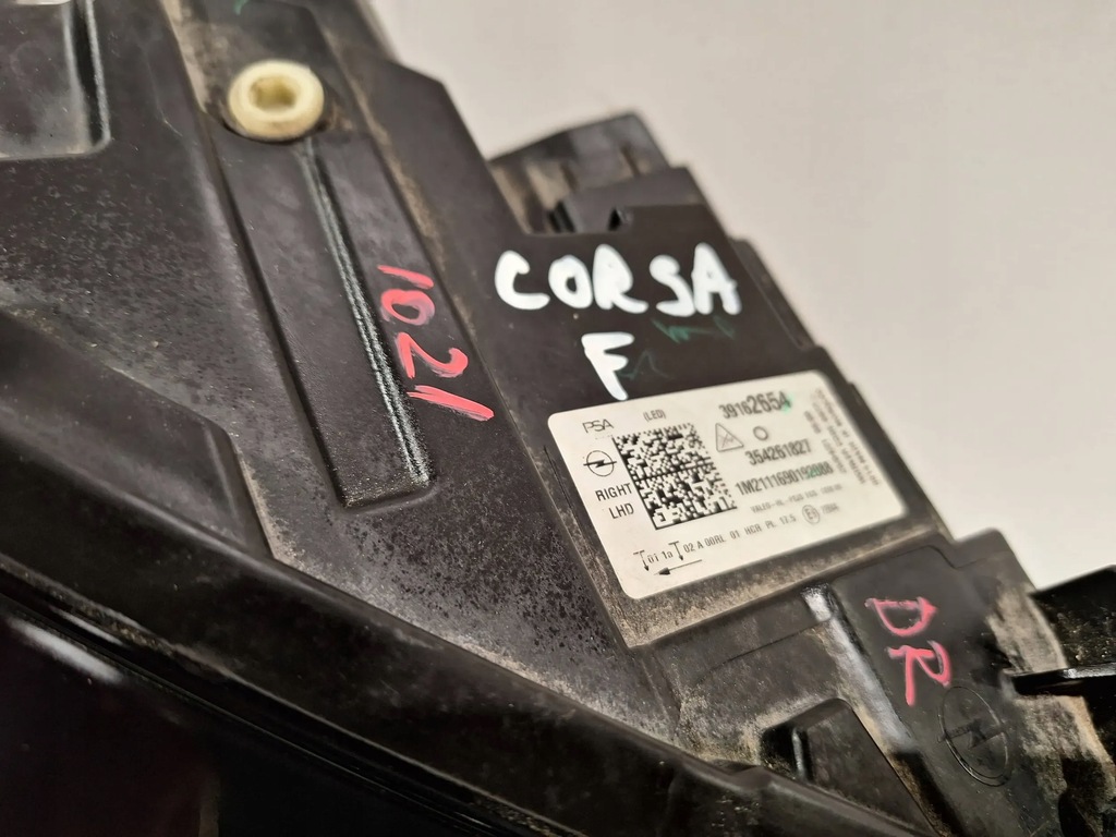 фото №9, Лампа 39162654 перед права opel corsa f