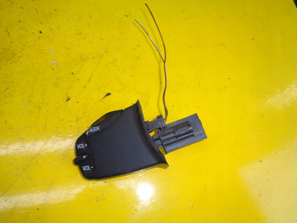 фото №1, Ford focus mk1 перемикач радіо