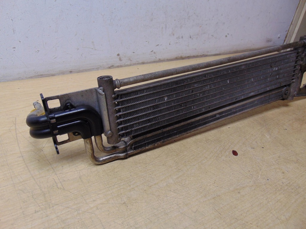 фото №9, Радиатор масла mercedes w204 w212 a2045001001