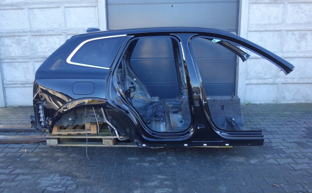 фото №5, Volvo xc60 ii t8 кузов чверть крила дах задня 019