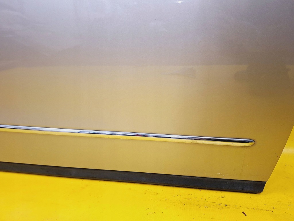 Двері правий перед праве передні vw passat b6 універсал lak: ld1w nr840 Недорого