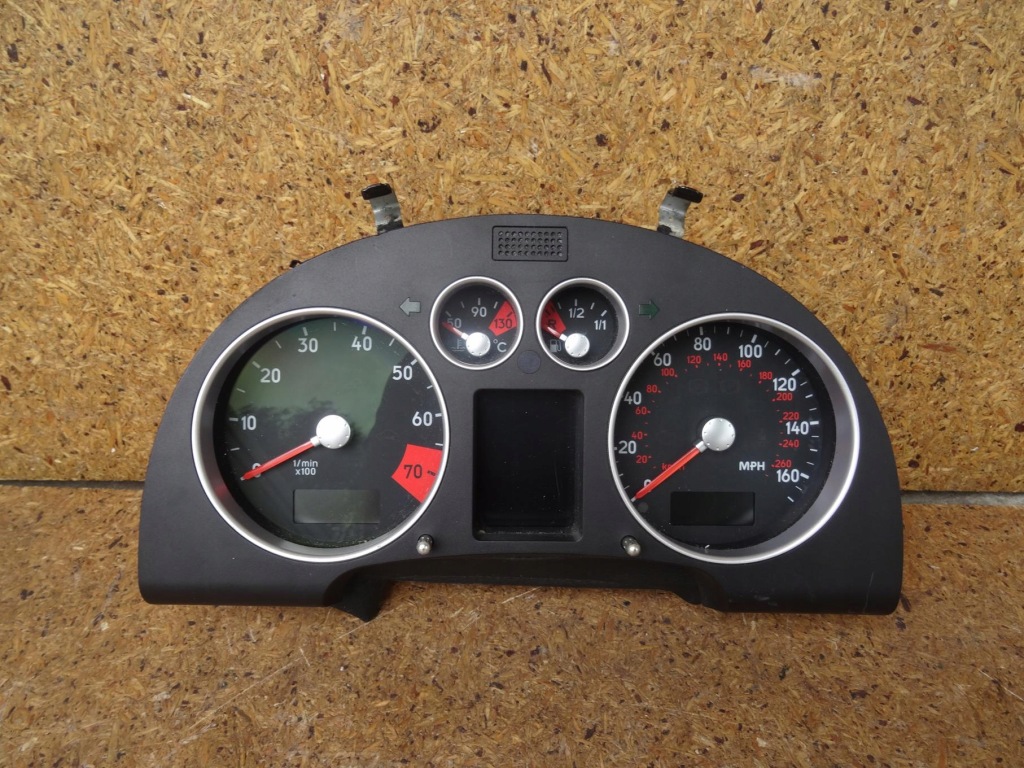 фото №1, Audi tt 8n r32 3.2 v6 98-05 счетчик приборы 8n2920980d