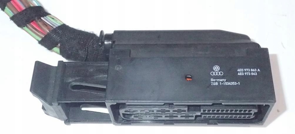 фото №7, Штекер тормоза ручного audi a8 d3 4e0973863a